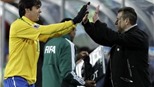 Brazil chỉ thắng sát nút, Dunga khen đối thủ